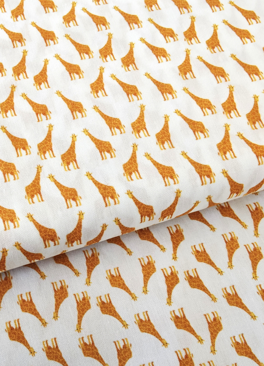 Baumwollstoff - kleine Giraffen - weiss