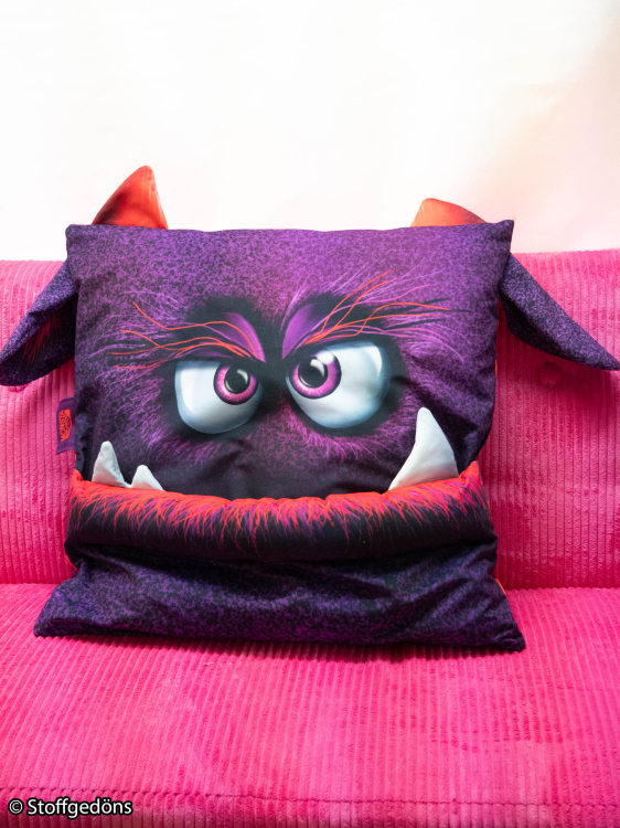 Monsta Pillow -  Panel für Kissen - Thorsten Berger - DIY - mit Fach für Bücher, Geschenke usw - beere