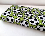 Baumwollstoff - Kim - Fußbälle - grün